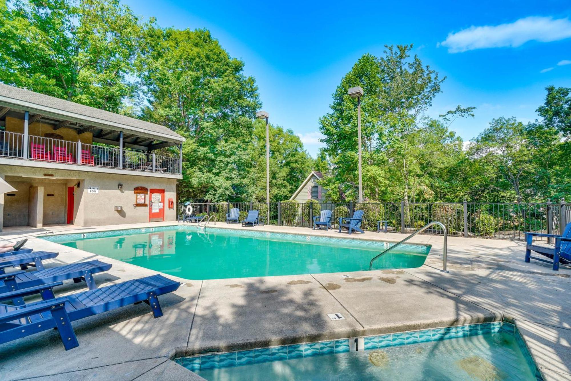 Smoky Mountain Cabin With Deck And Hot Tub! พิเจนฟอร์จ ภายนอก รูปภาพ