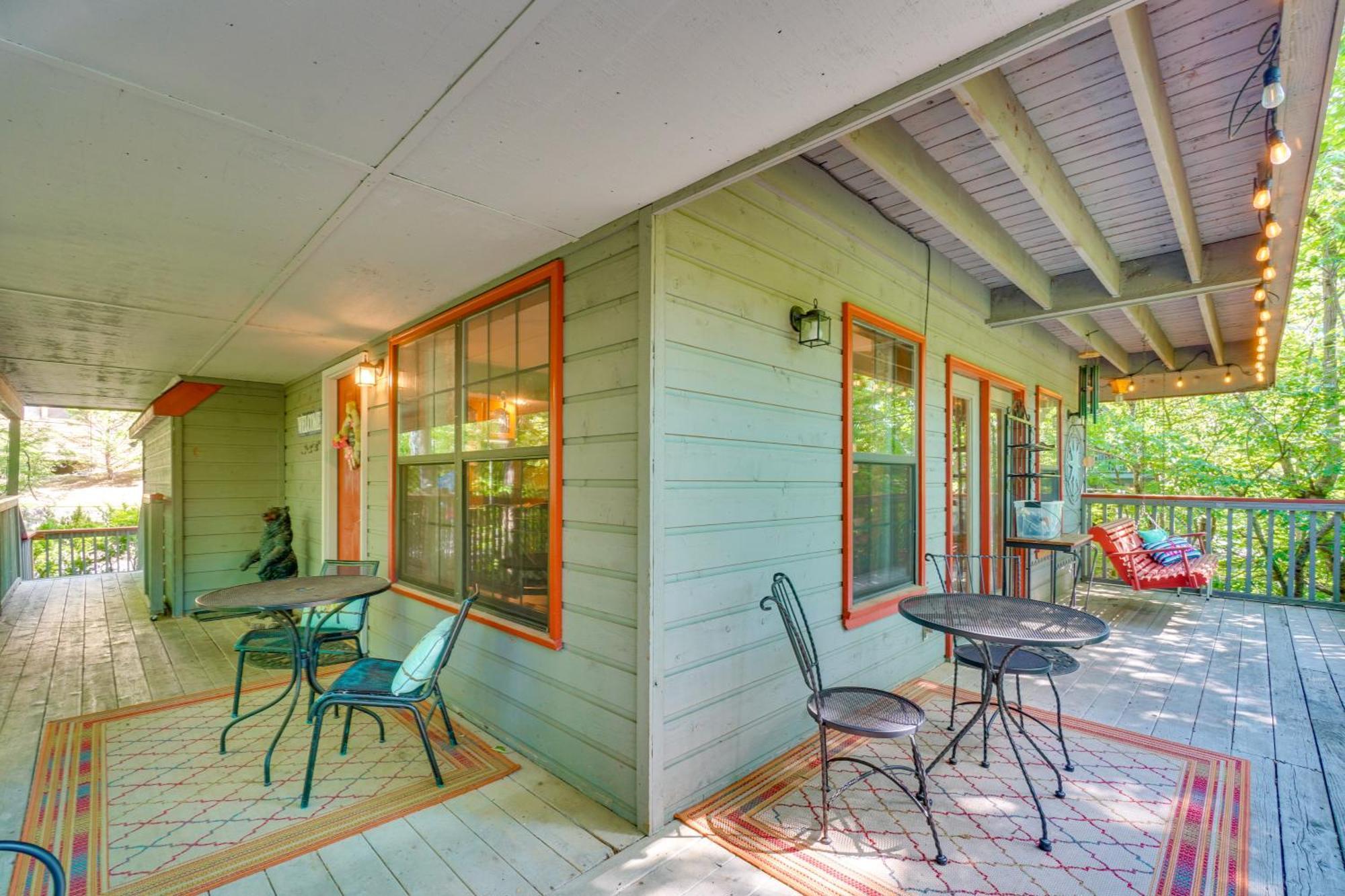 Smoky Mountain Cabin With Deck And Hot Tub! พิเจนฟอร์จ ภายนอก รูปภาพ