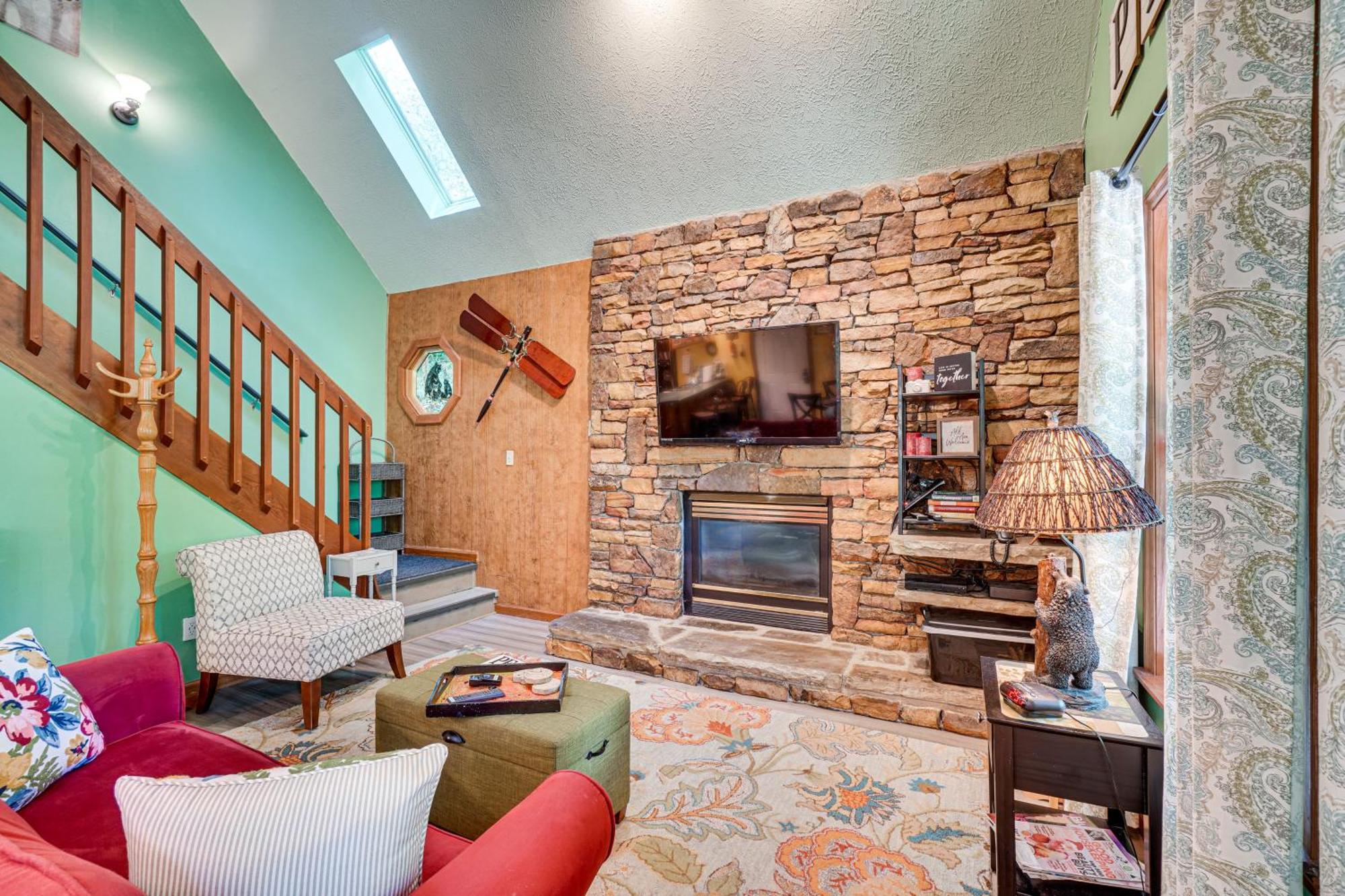 Smoky Mountain Cabin With Deck And Hot Tub! พิเจนฟอร์จ ภายนอก รูปภาพ